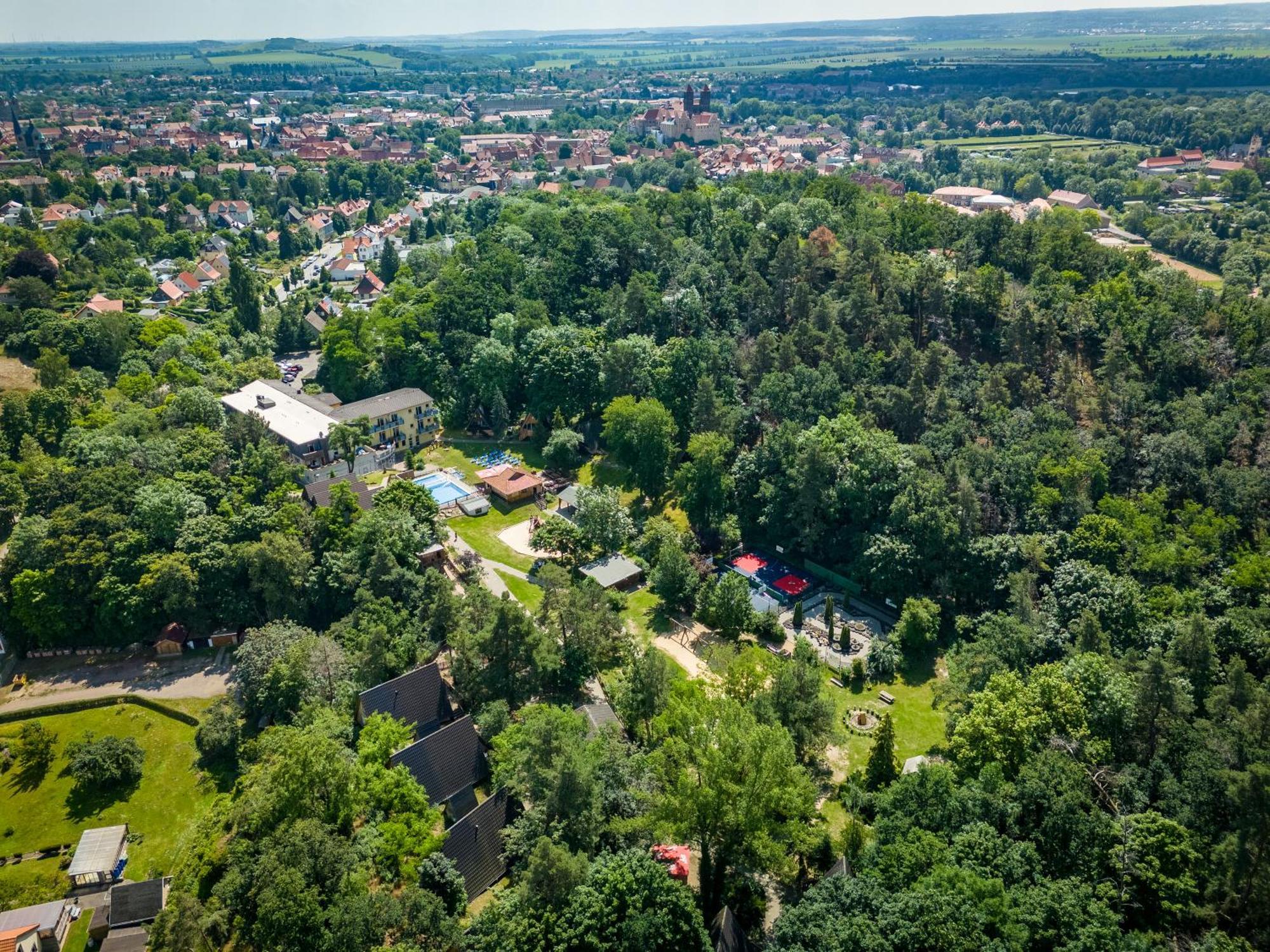 Отель Family Club Harz Кведлинбург Экстерьер фото