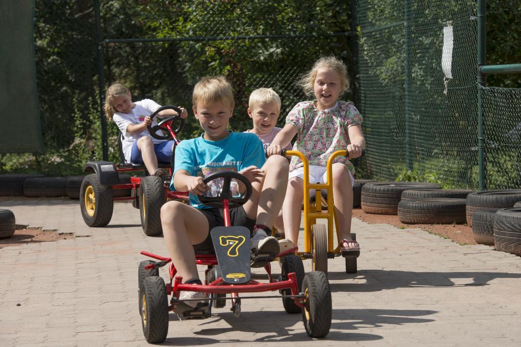 Отель Family Club Harz Кведлинбург Экстерьер фото